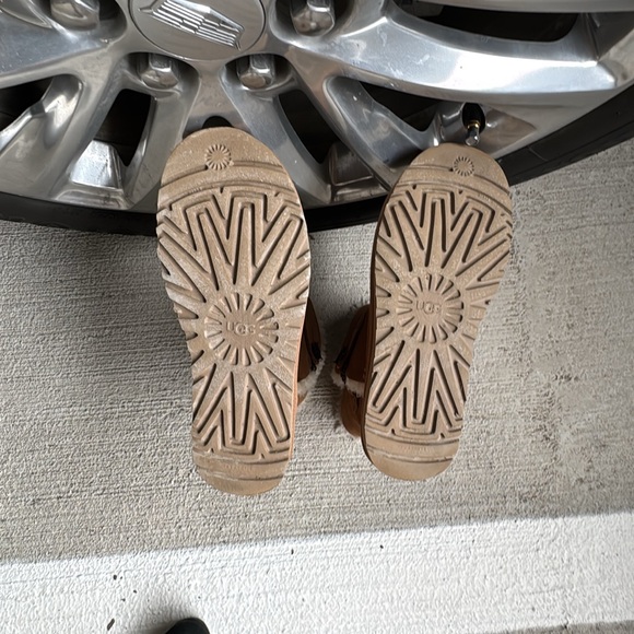 UGG Estera UGGplush Faux Fur Lined Boot - Worn 2X. Basically New! Tan Suede. - Picture 5 of 5